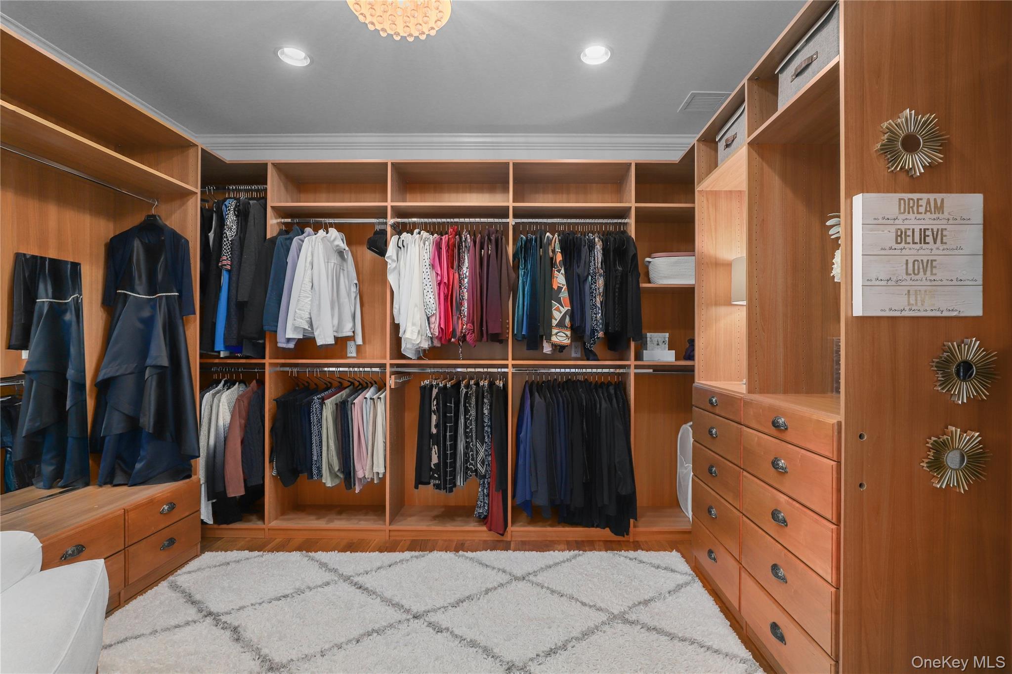 1 Laurelwood Court