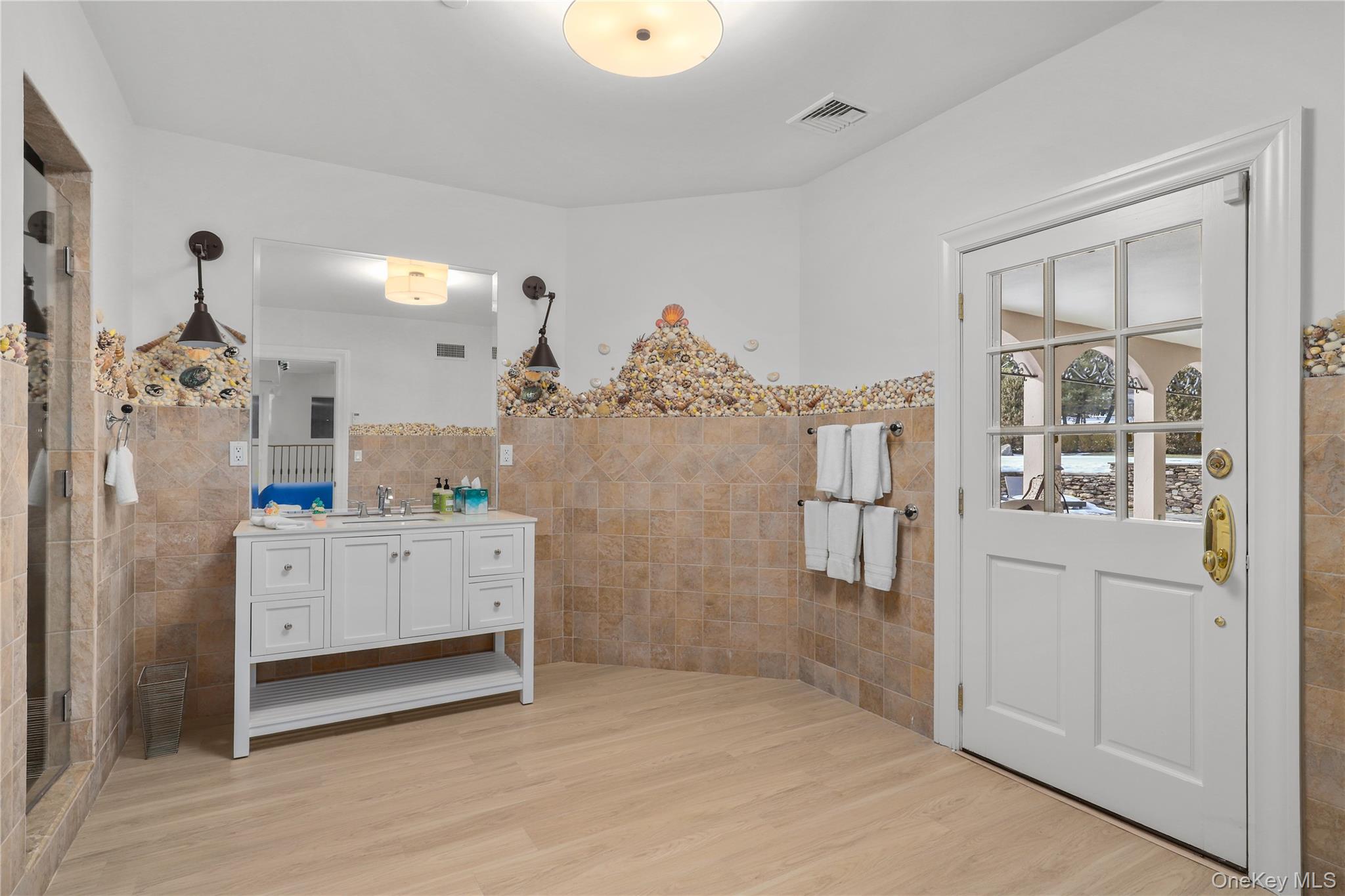 1 Laurelwood Court