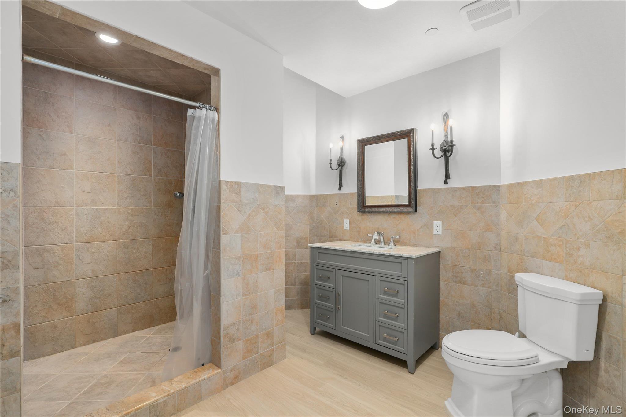 1 Laurelwood Court