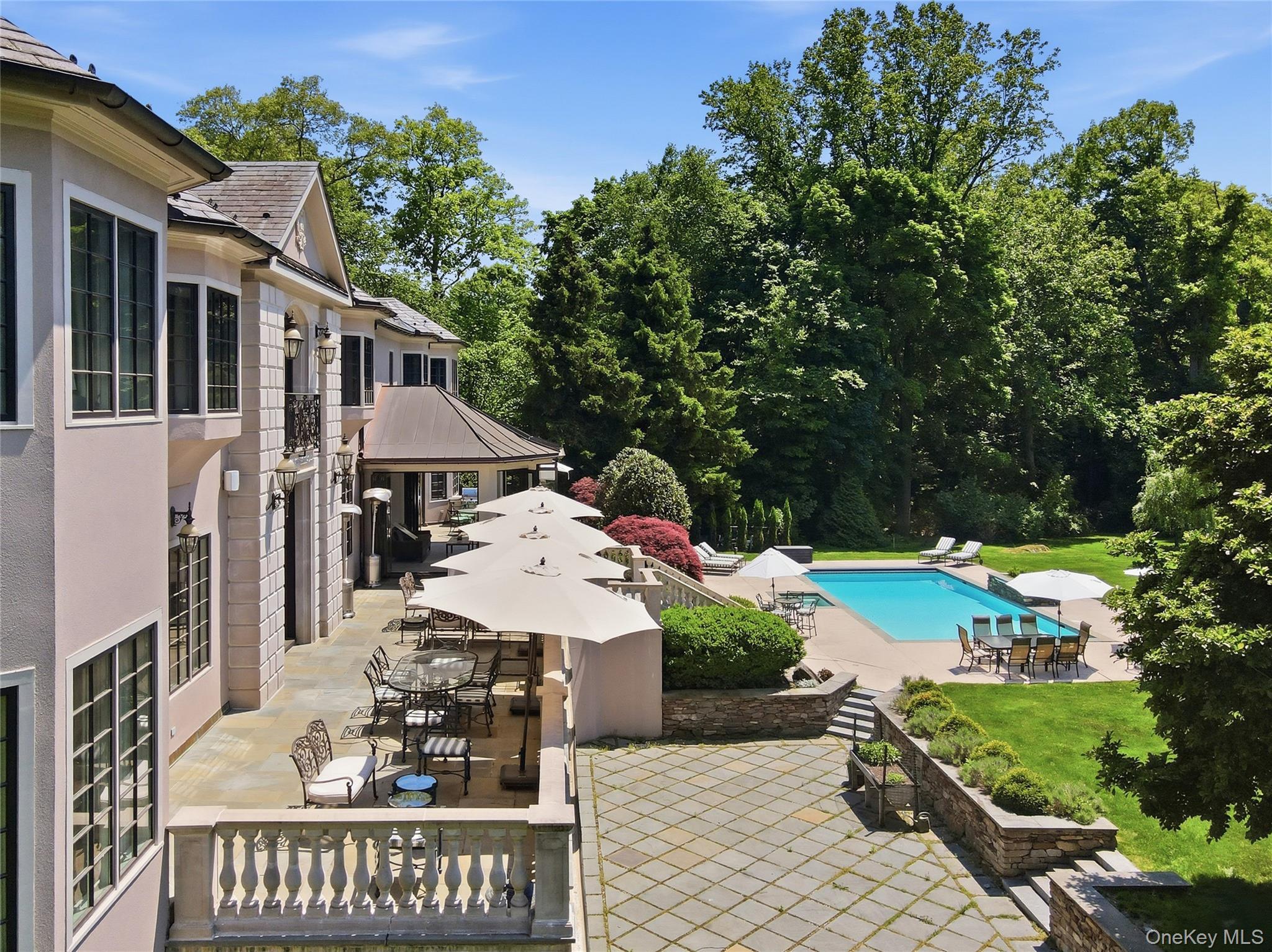 1 Laurelwood Court