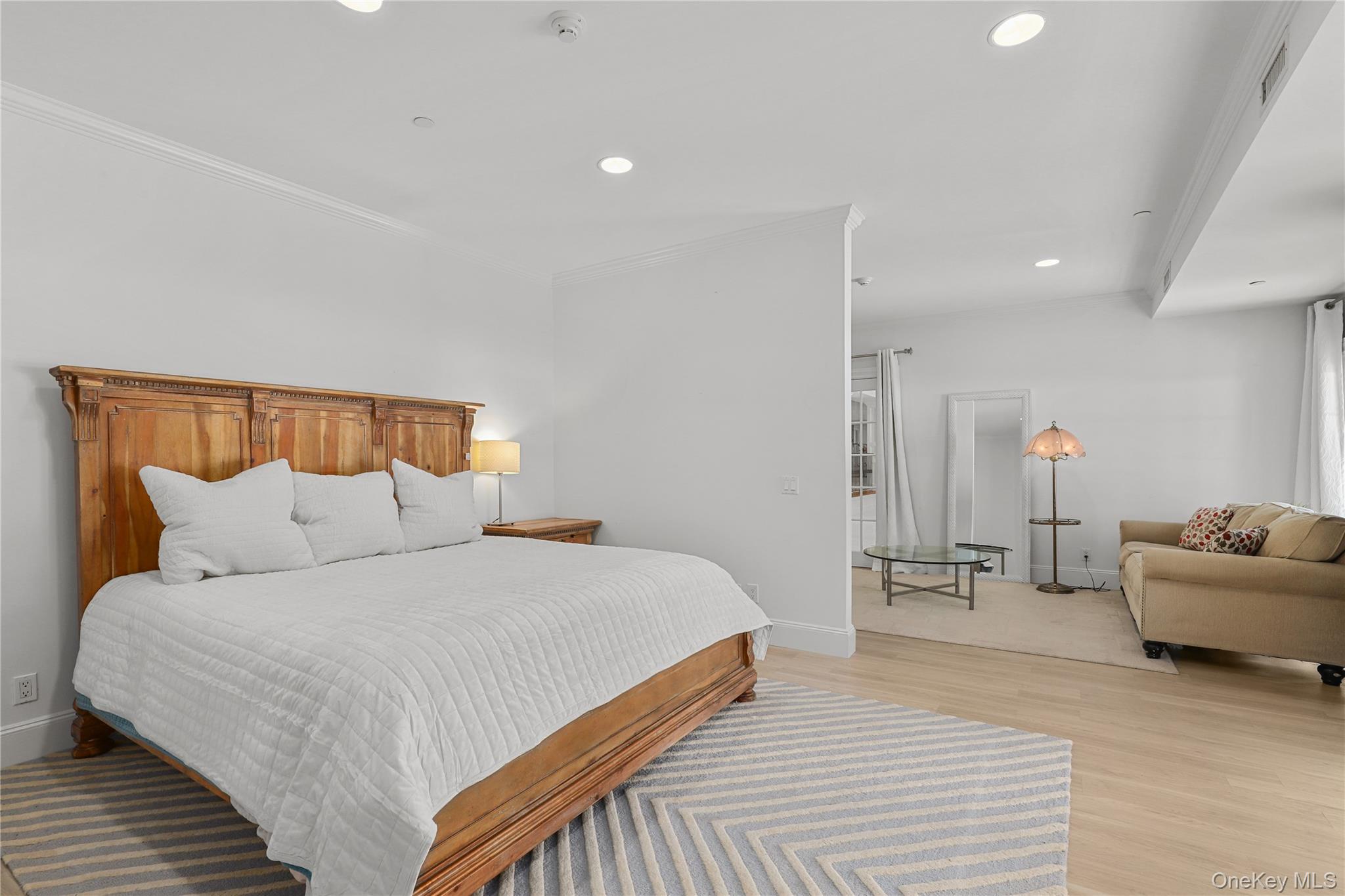 1 Laurelwood Court