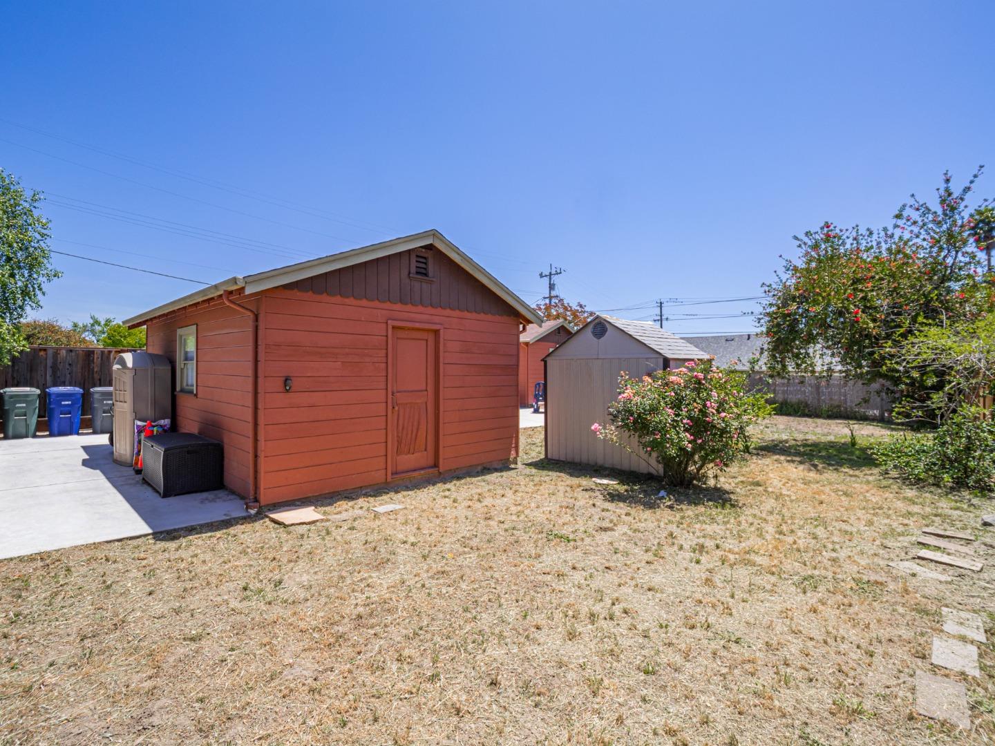 415 La Fonda AVE