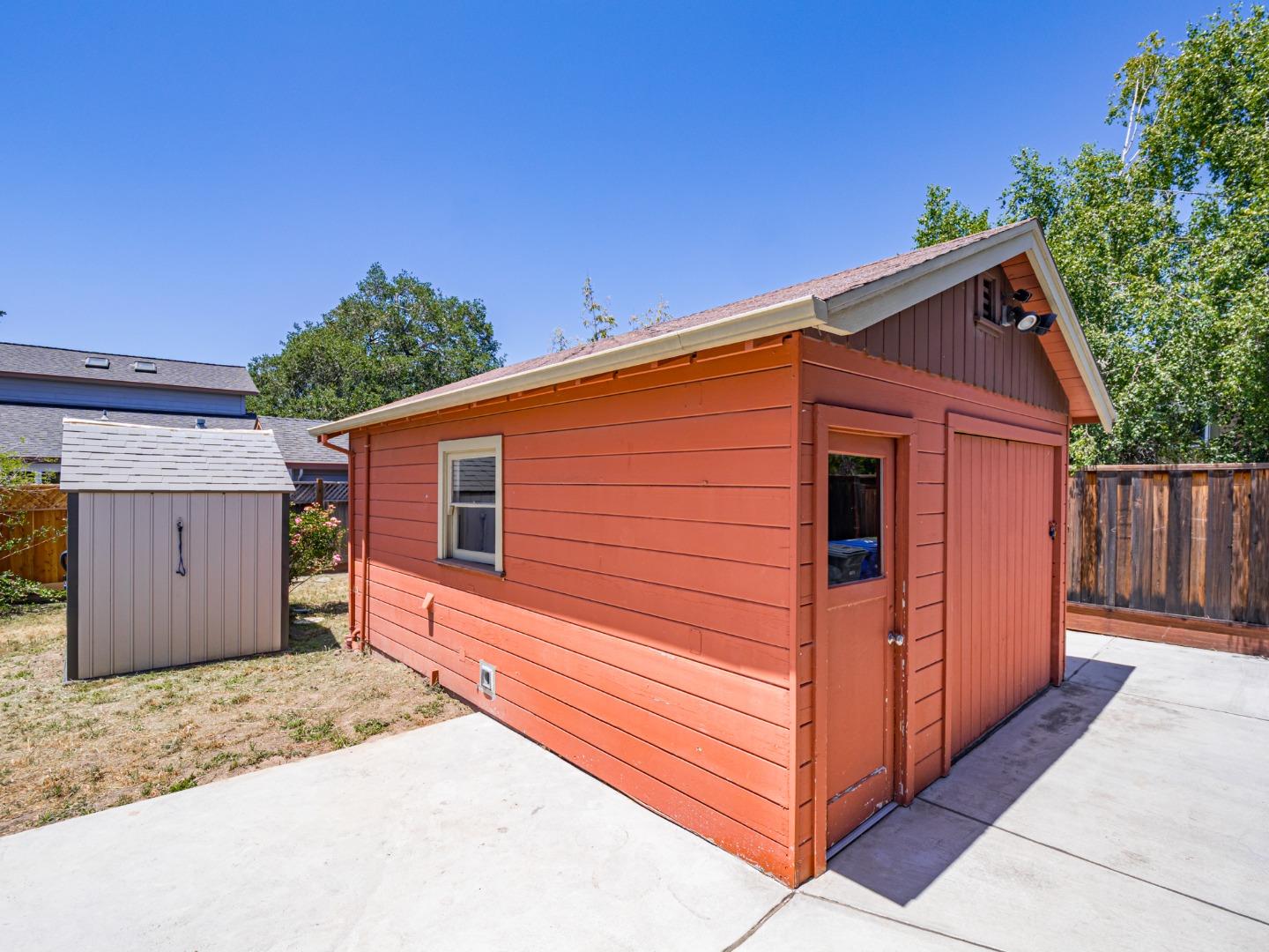 415 La Fonda AVE
