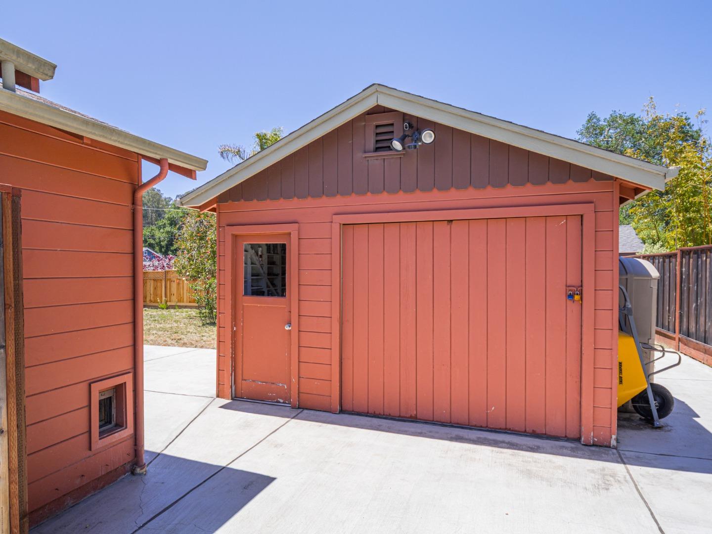 415 La Fonda AVE