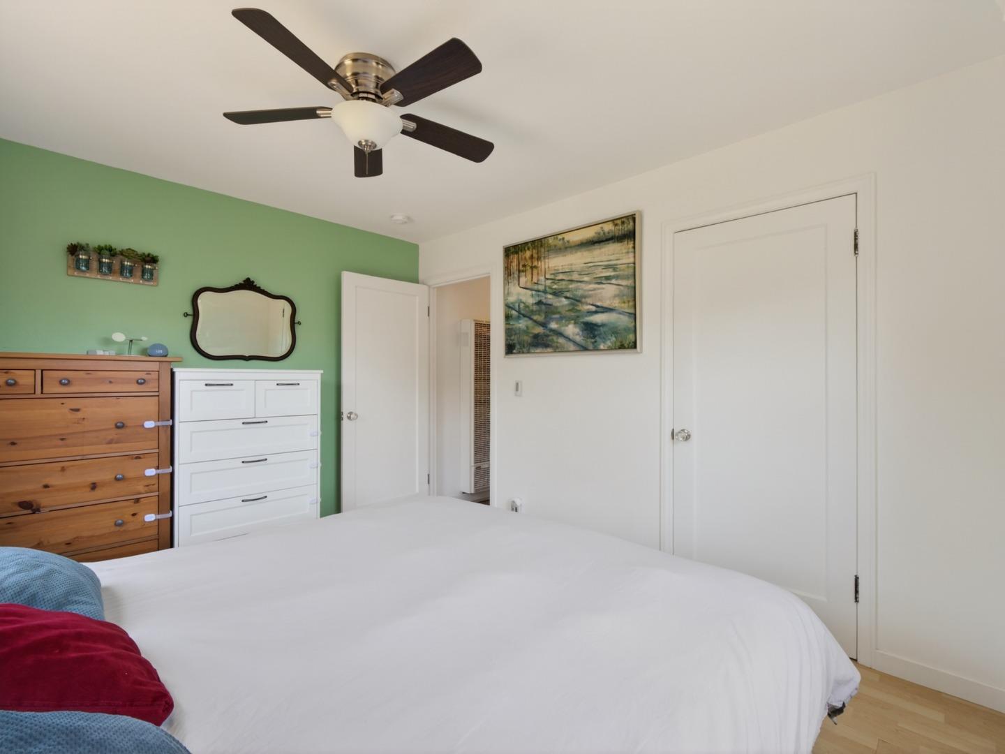415 La Fonda AVE