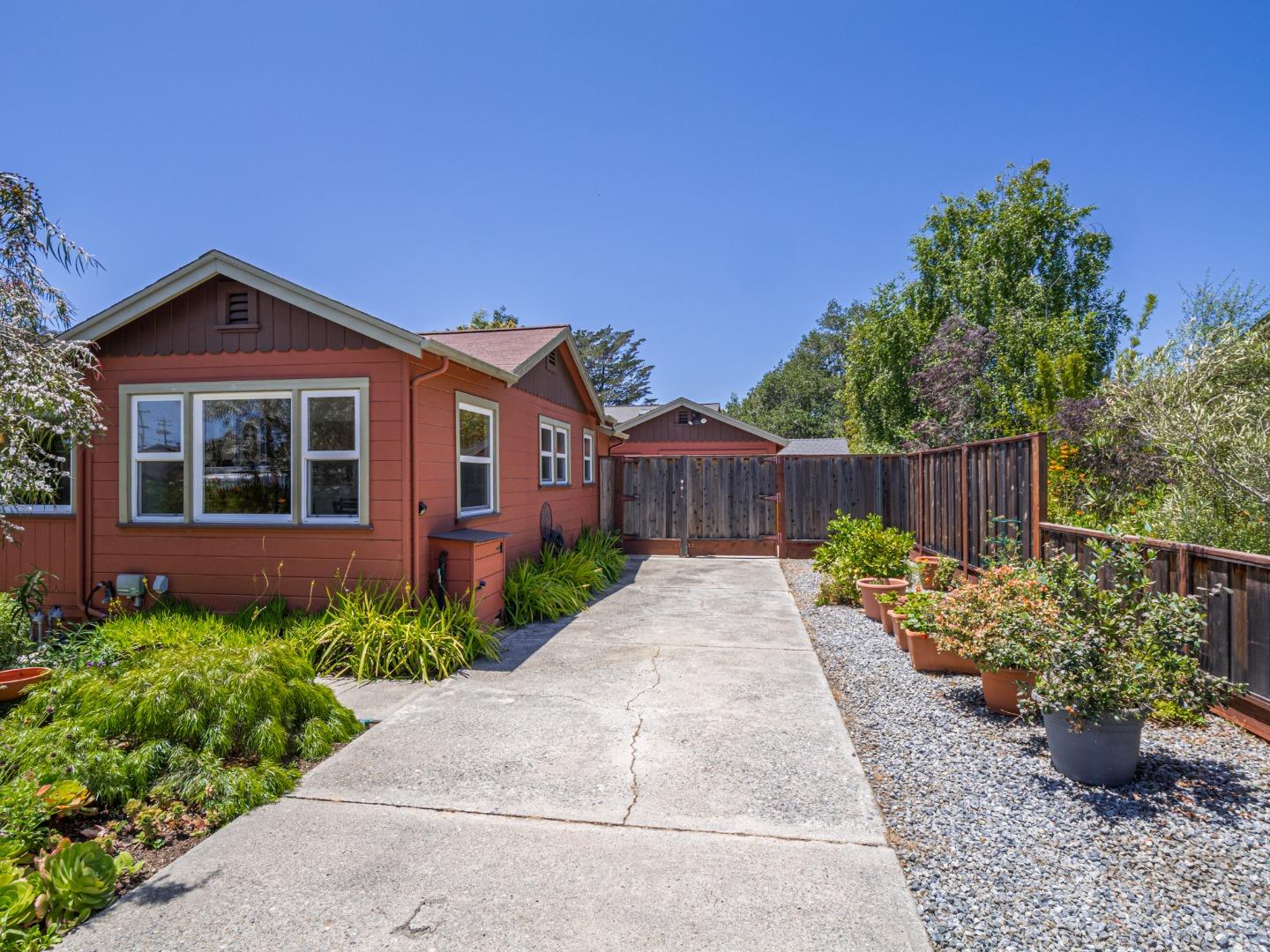 415 La Fonda AVE