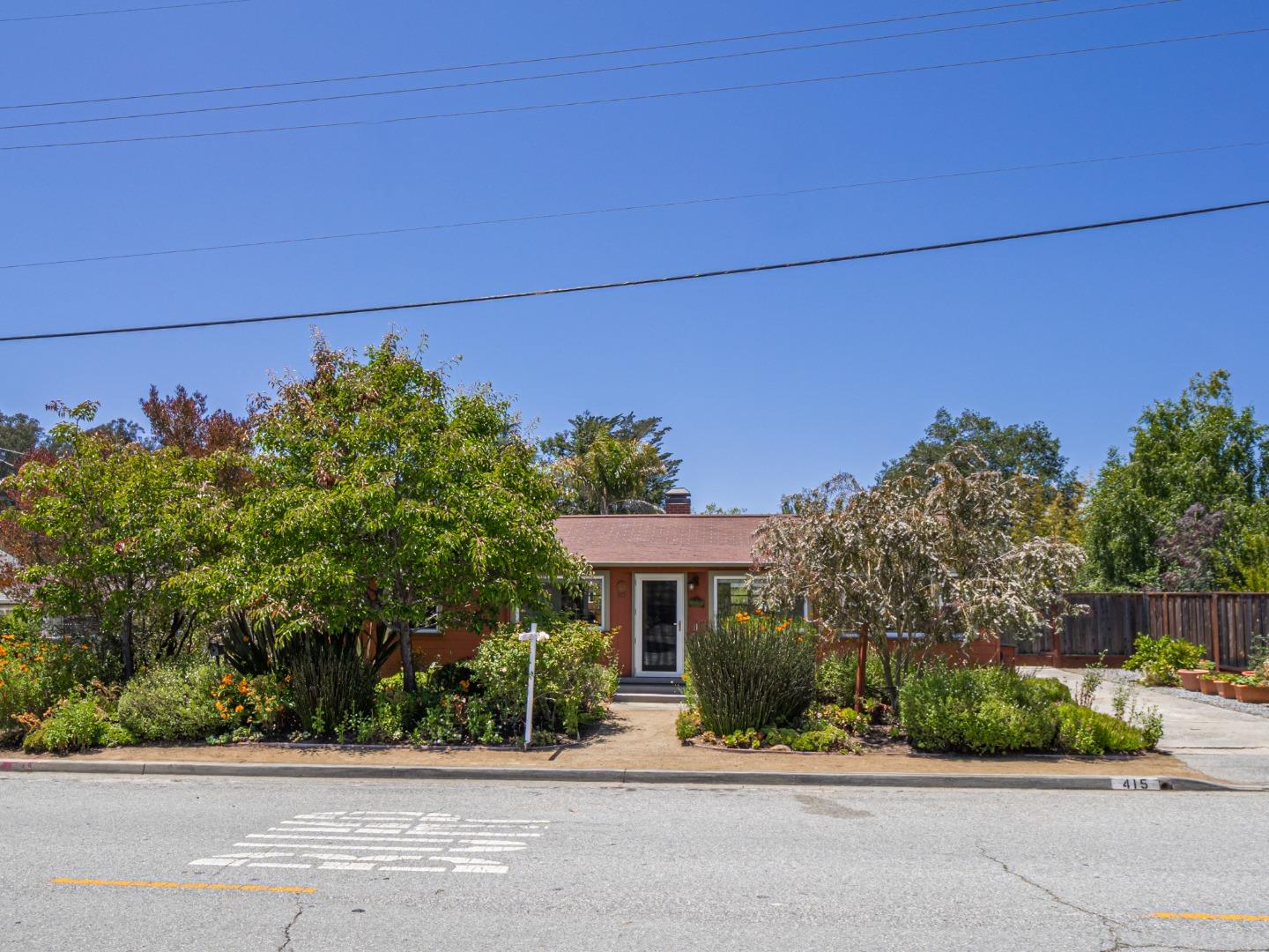 415 La Fonda AVE