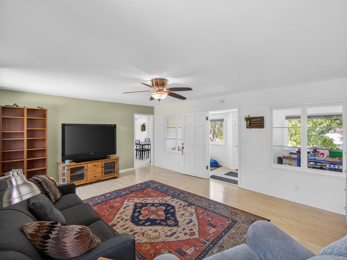 415 La Fonda AVE