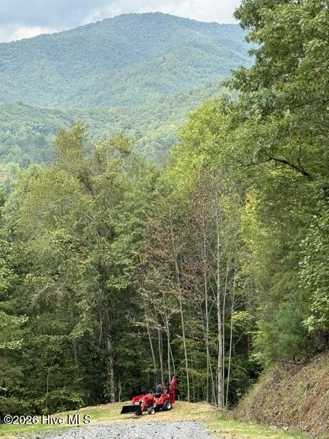 8,9 8,9 Downings Creek Road