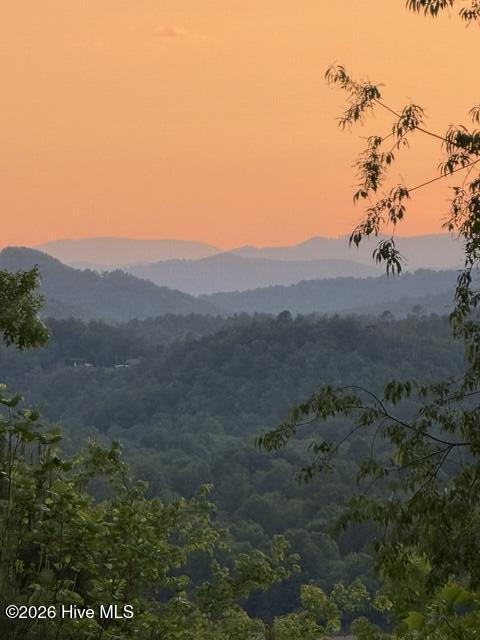 8,9 8,9 Downings Creek Road