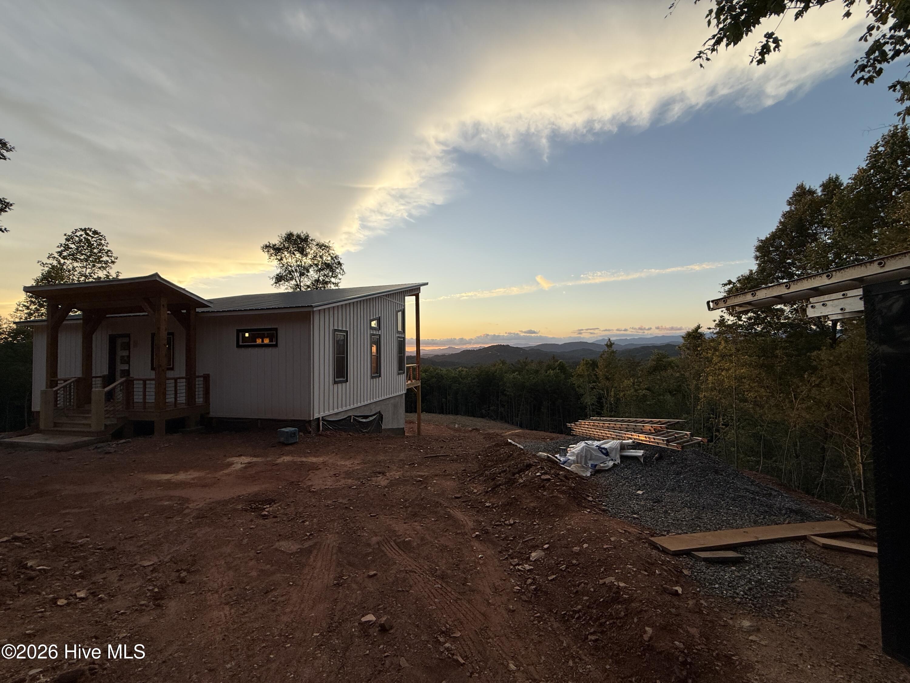 1280 Poor House Mountain Trail