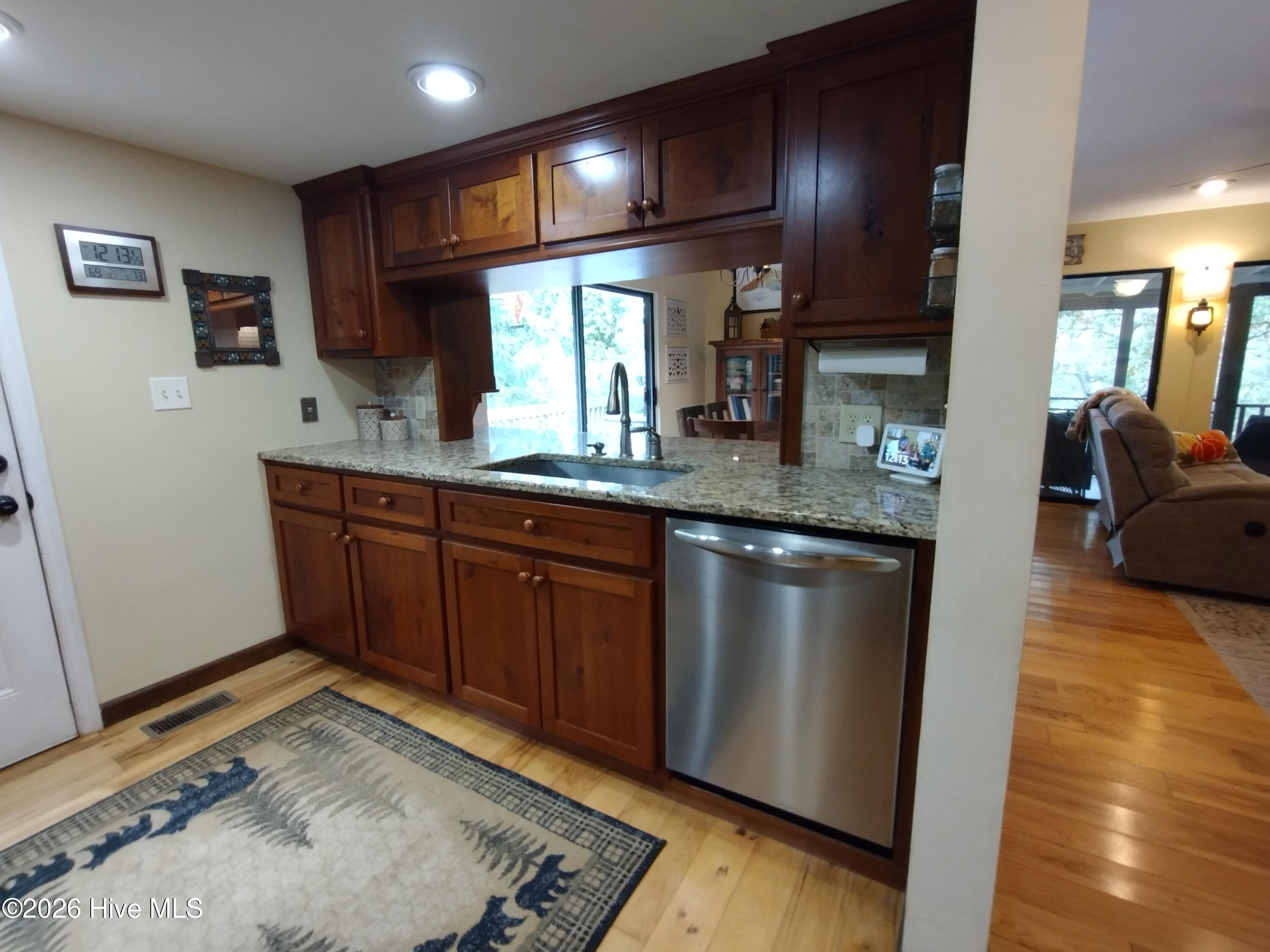 33 Lake Wells Terrace