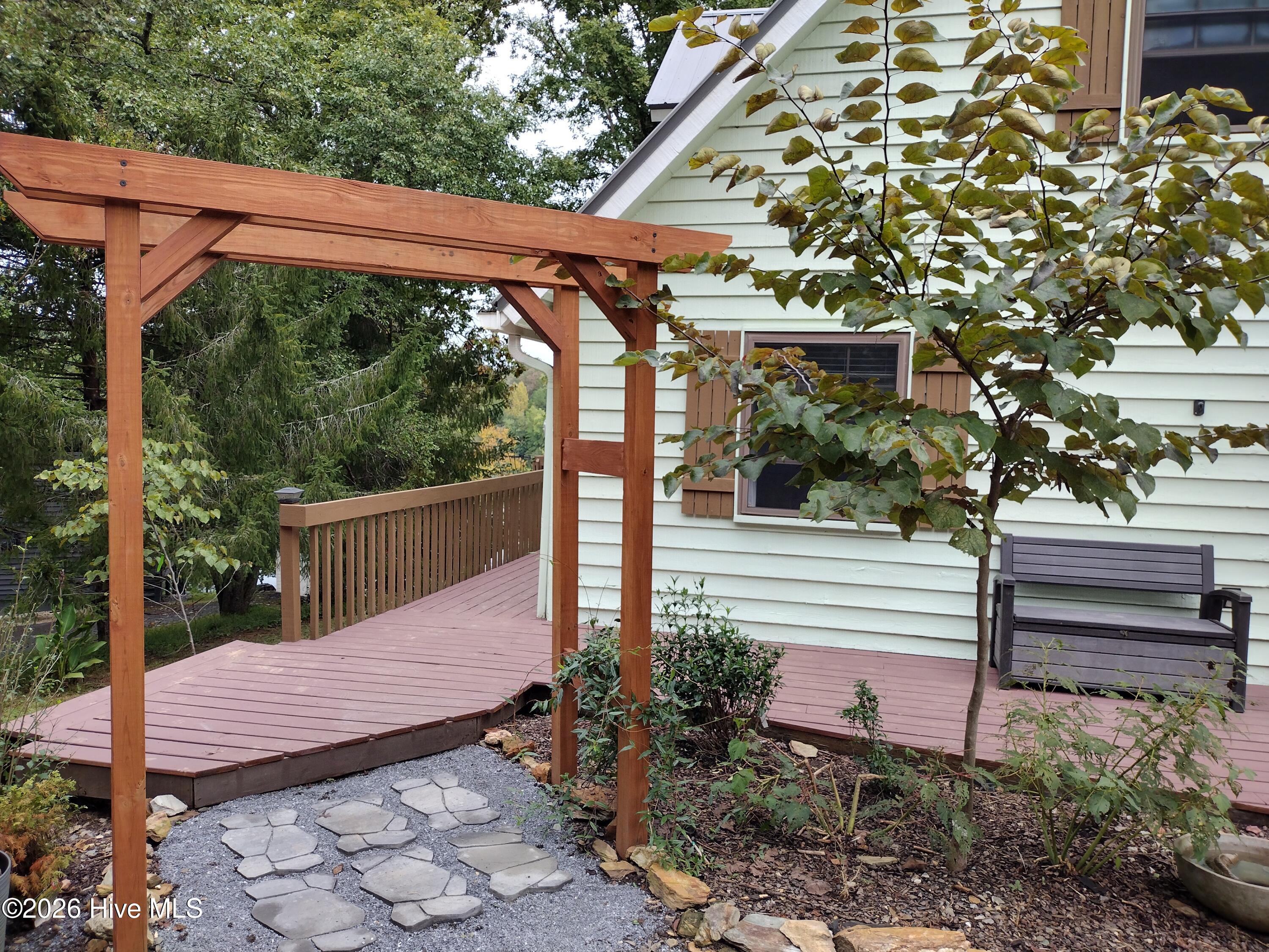 33 Lake Wells Terrace