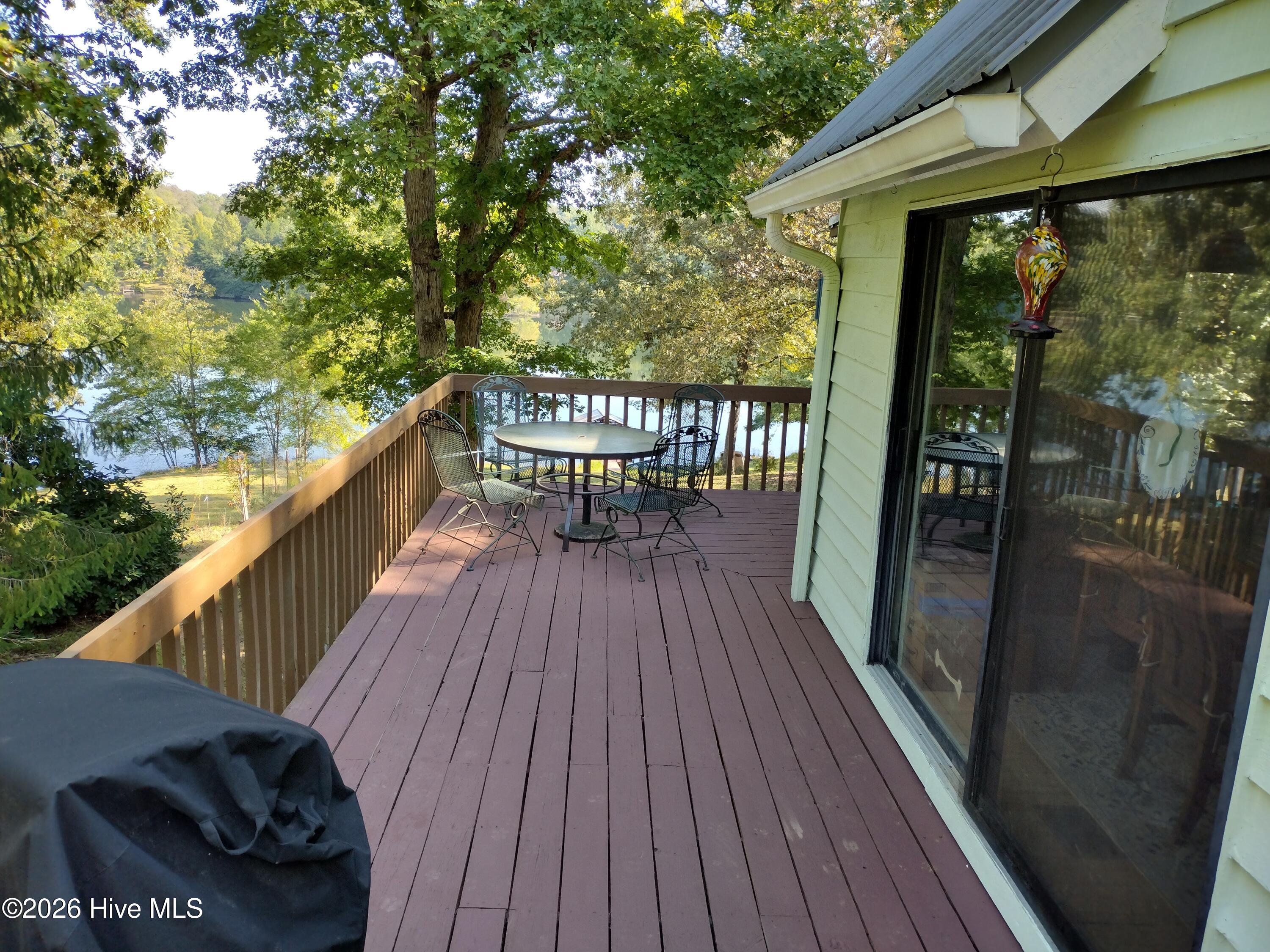 33 Lake Wells Terrace