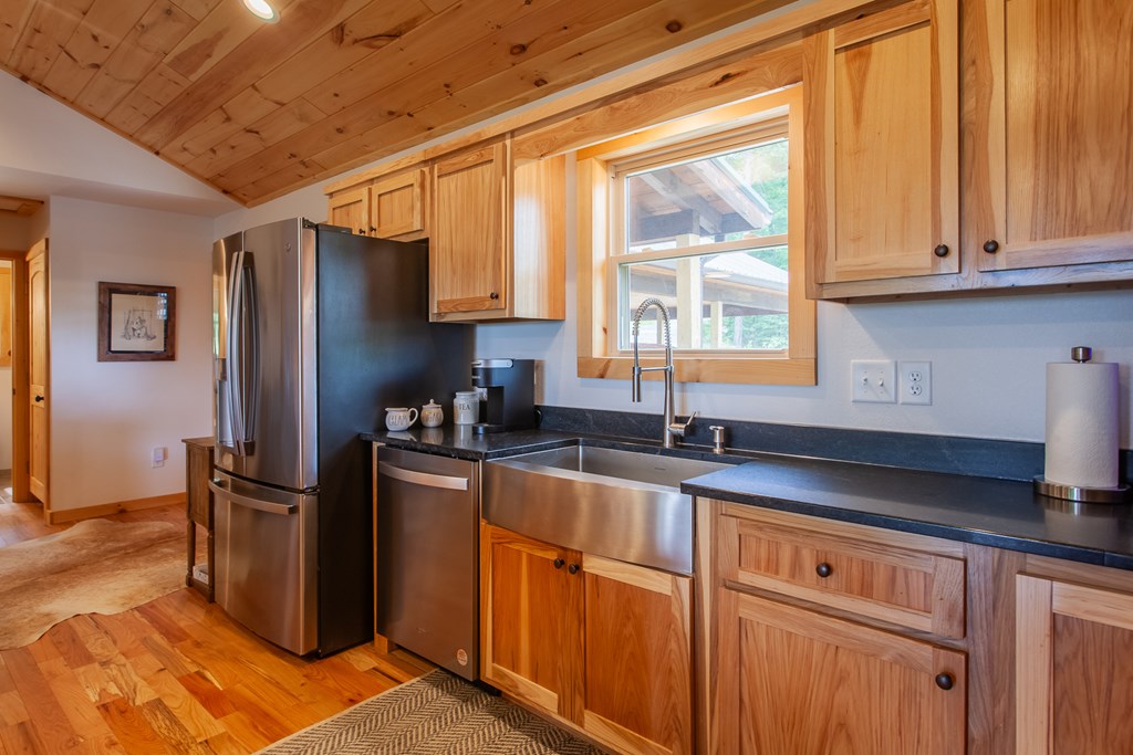 310 Hiwassee Creek Estates