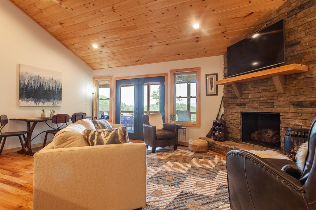 310 Hiwassee Creek Estates