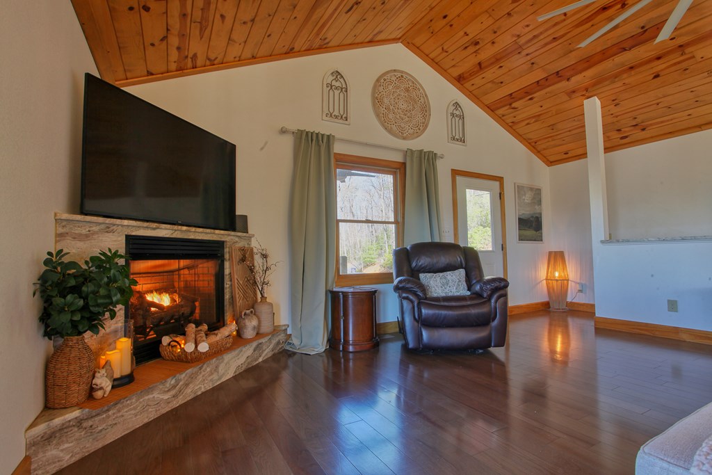 380 Bear Trail