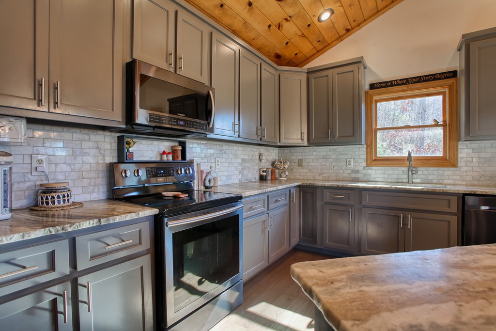 380 Bear Trail