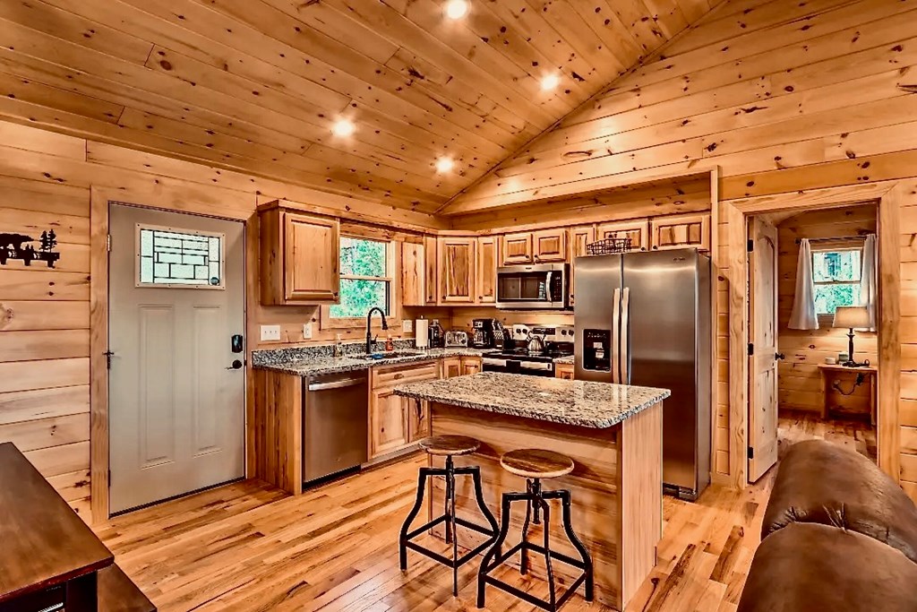 140 Hiwassee Creek Estates