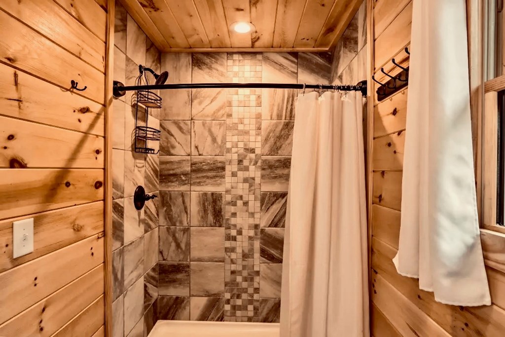 140 Hiwassee Creek Estates