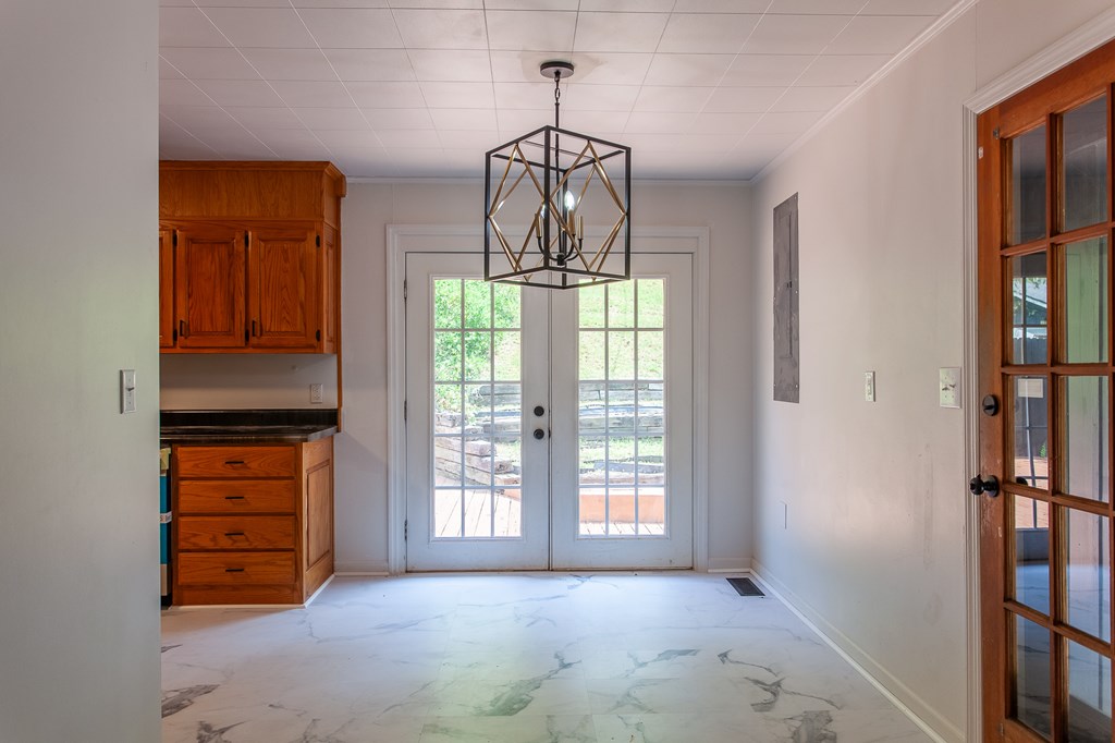 1112 Pleasant Valley Road