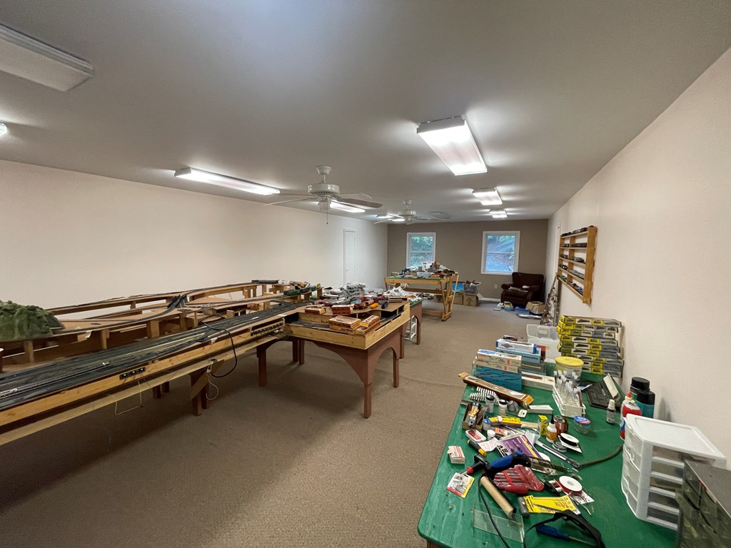 1976 Beaver Creek Road