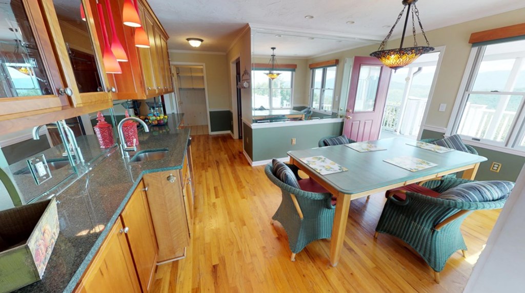 1976 Beaver Creek Road