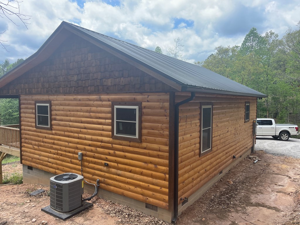 60 Lazy Creek Lane