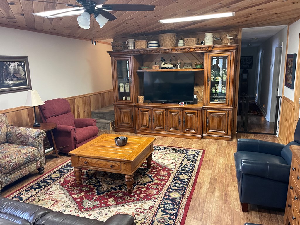 971 White Oak Drive
