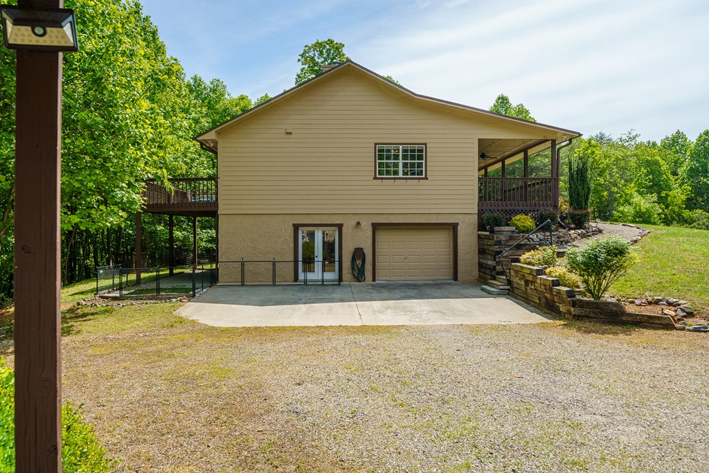 971 White Oak Drive