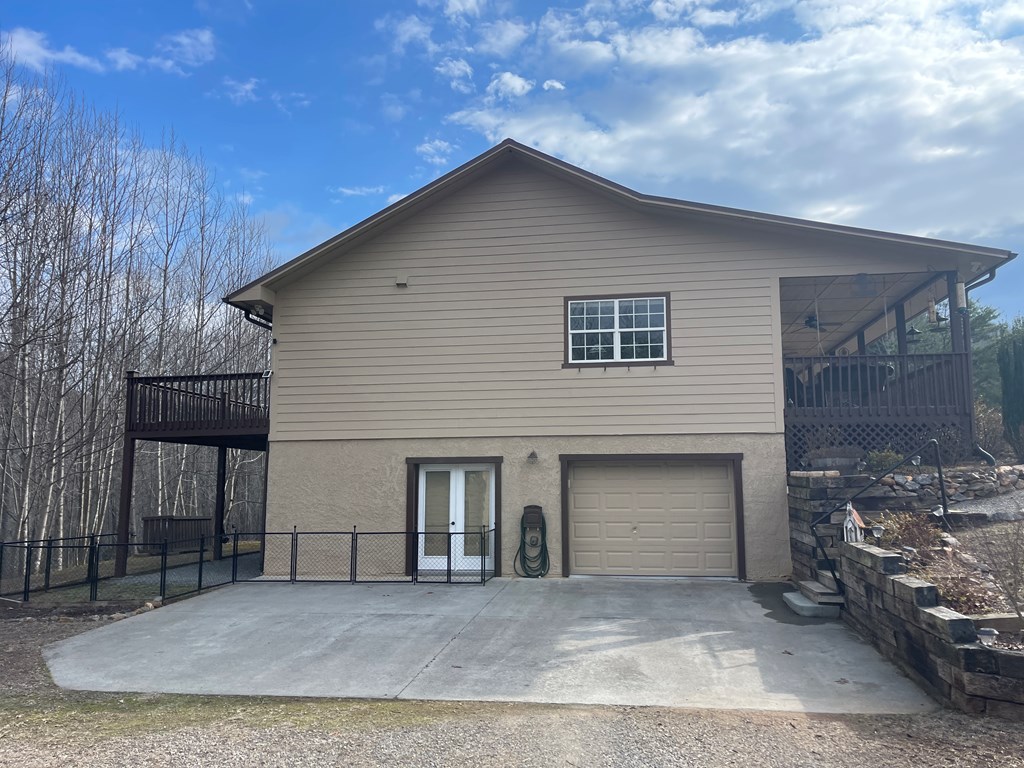 971 White Oak Drive