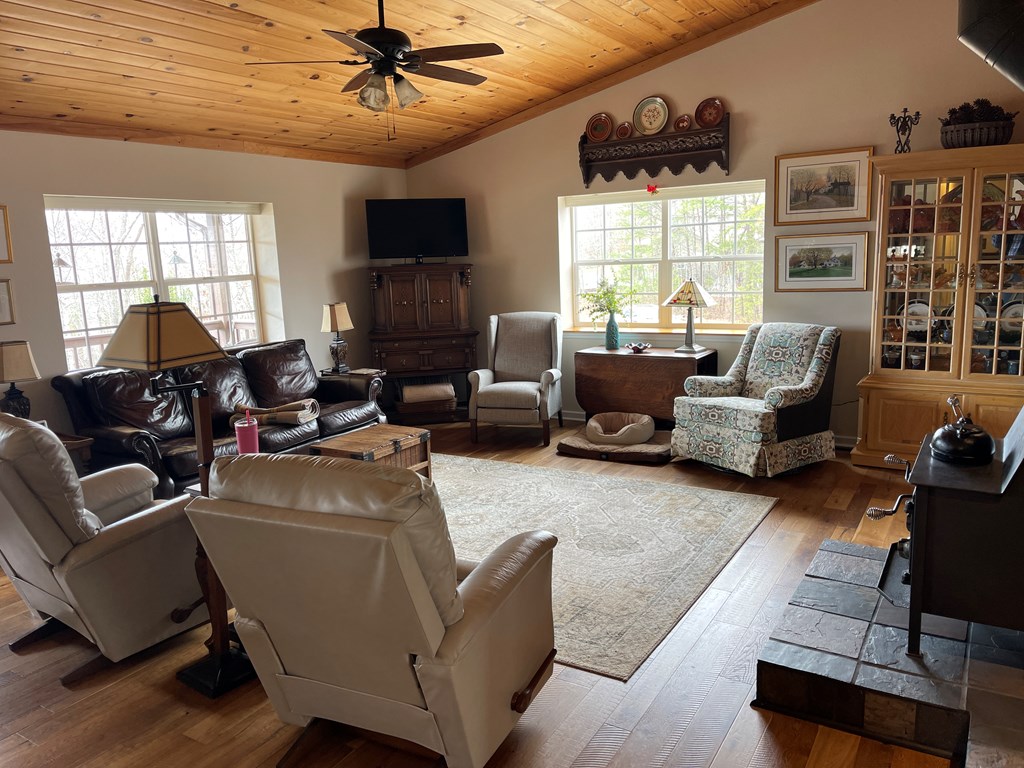 971 White Oak Drive