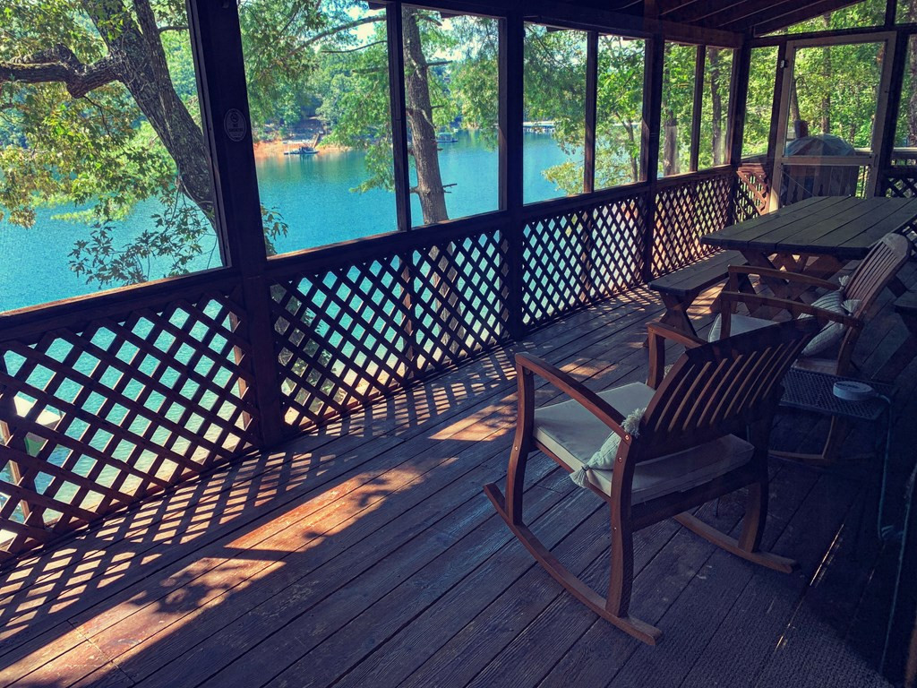 275 Island Drive