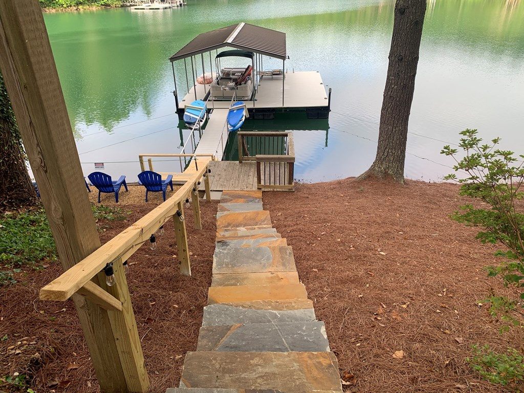 275 Island Drive