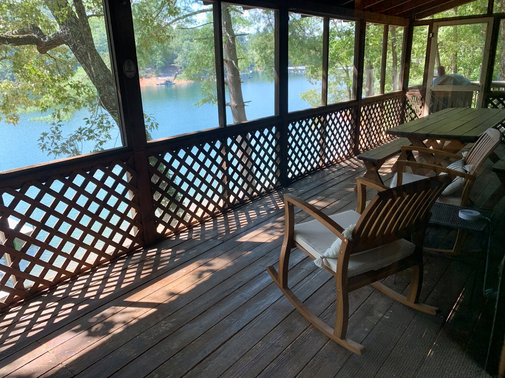 275 Island Drive