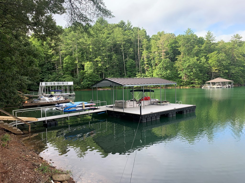 275 Island Drive