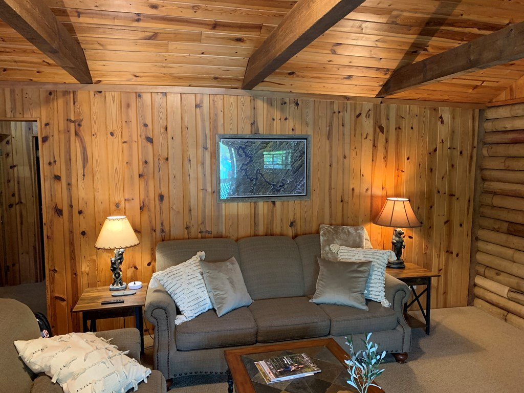 275 Island Drive