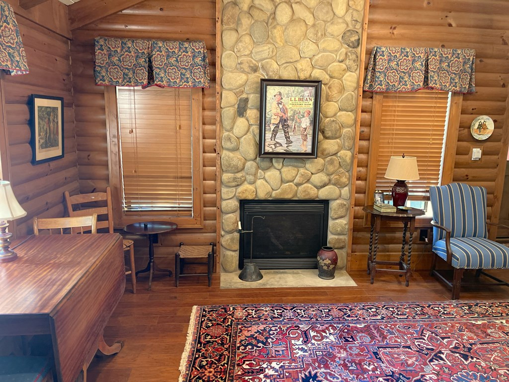 1635 Davis Creek Road
