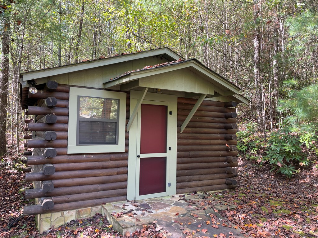 1635 Davis Creek Road