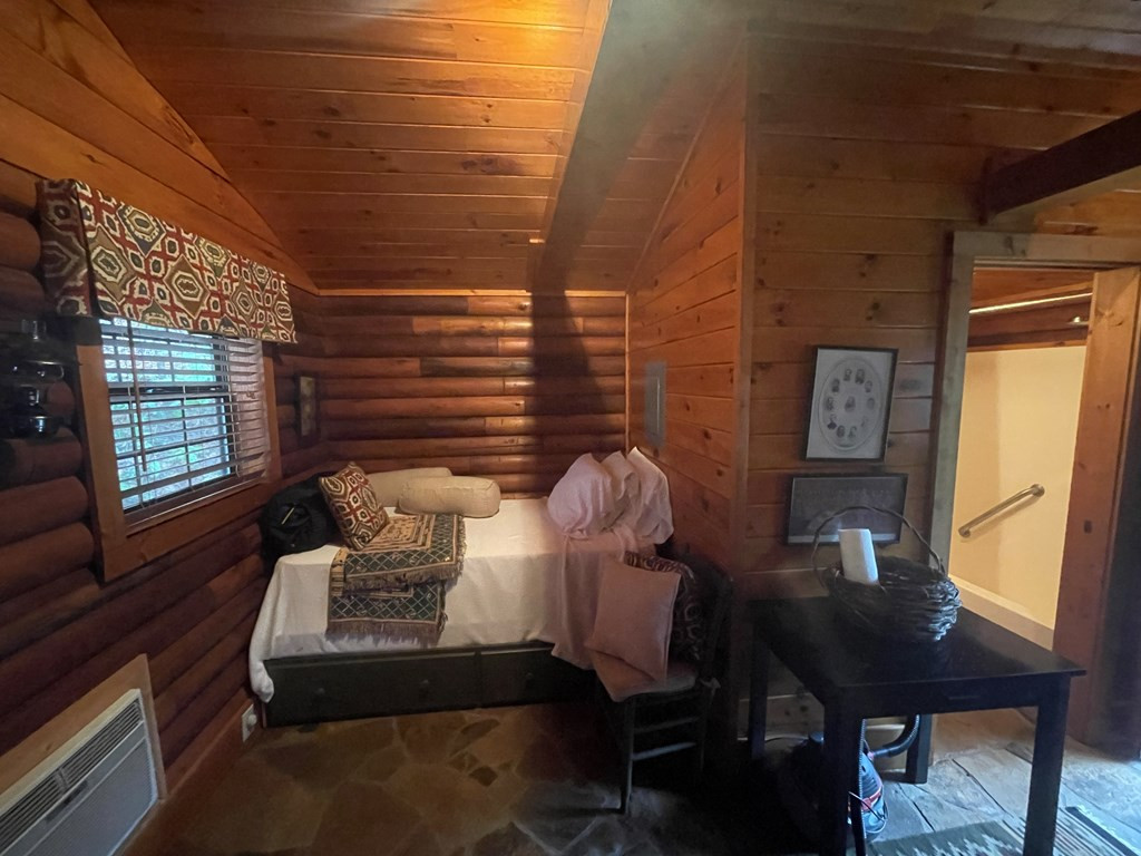 1635 Davis Creek Road