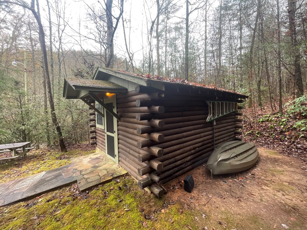 1635 Davis Creek Road