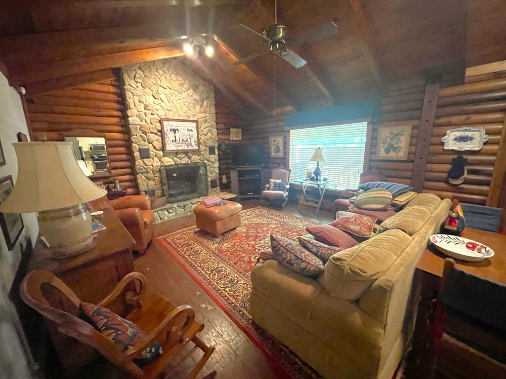 1635 Davis Creek Road