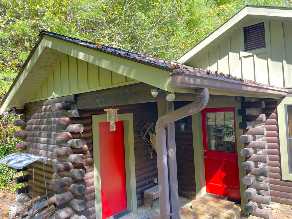 1635 Davis Creek Road