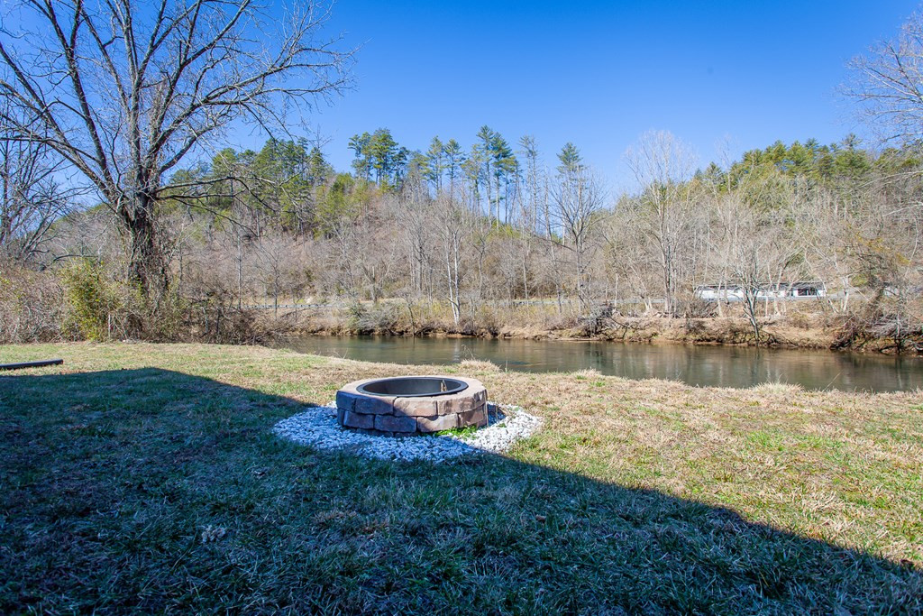 1095 Harshaw Farm Drive