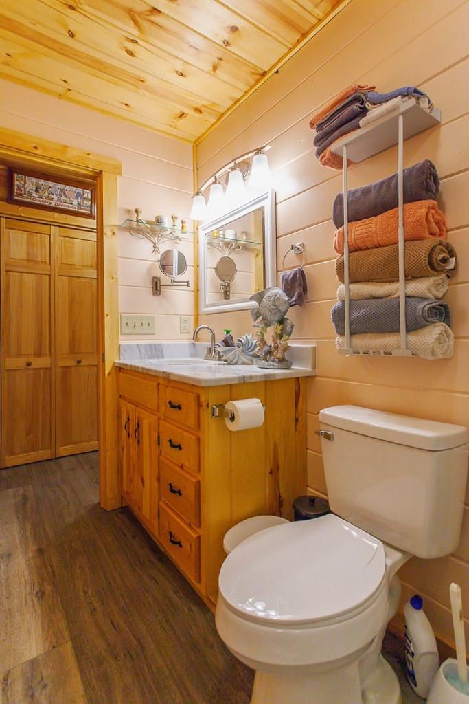 1095 Harshaw Farm Drive