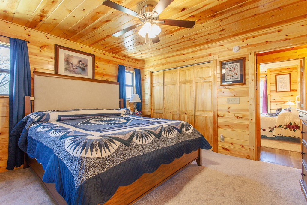 1095 Harshaw Farm Drive