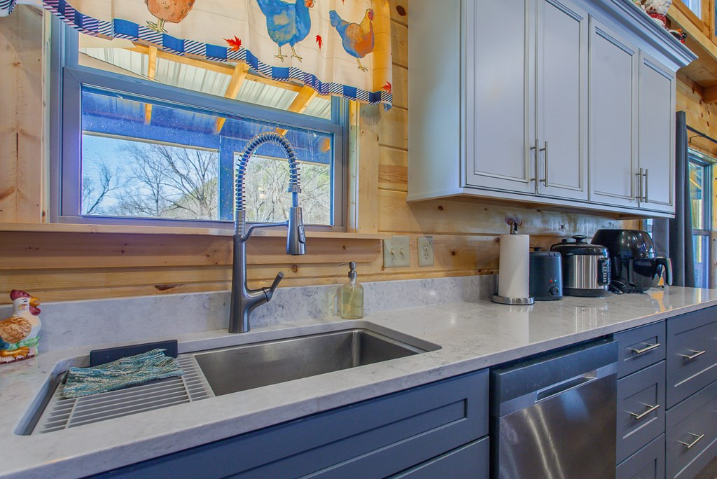 1095 Harshaw Farm Drive