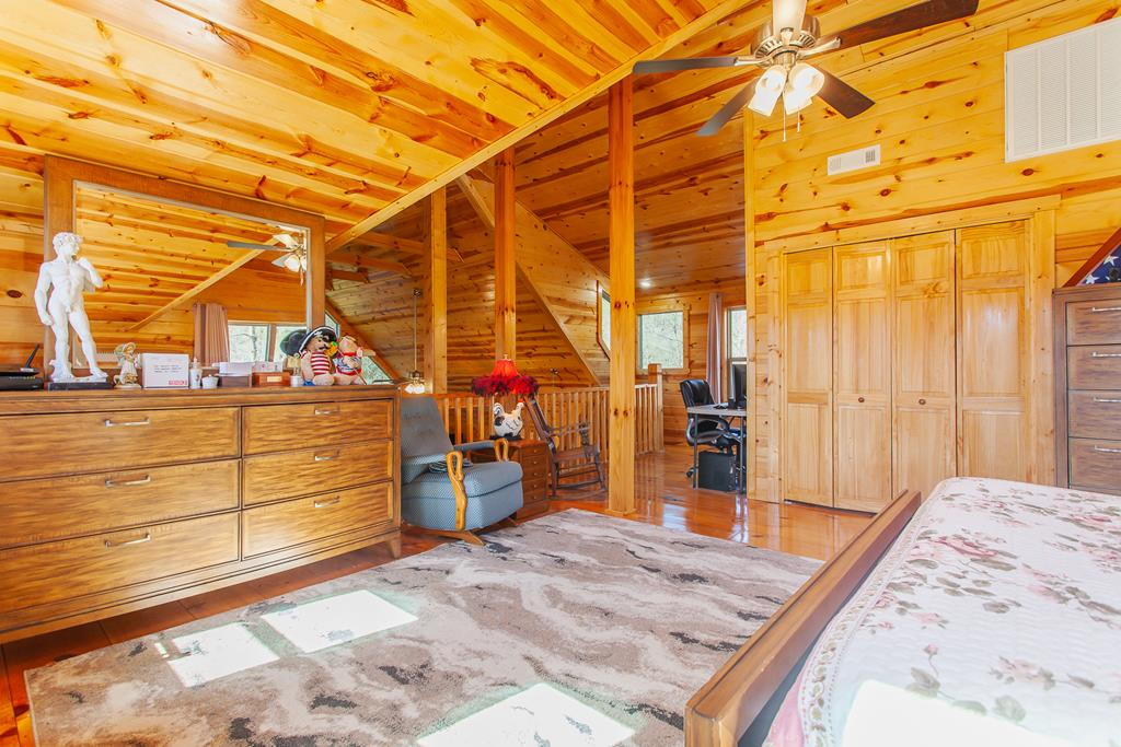 1095 Harshaw Farm Drive