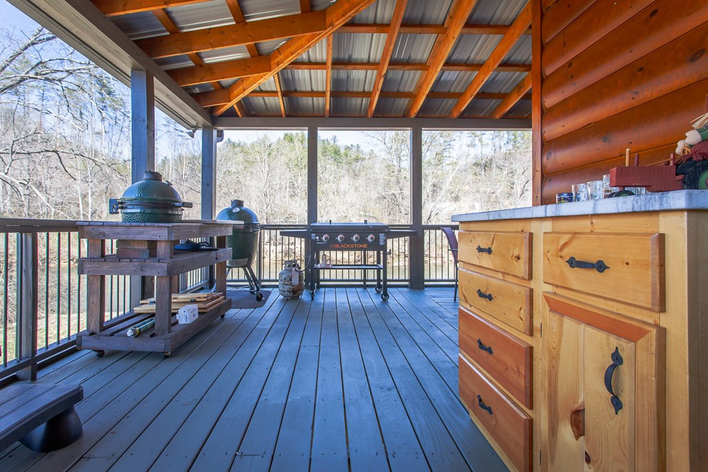 1095 Harshaw Farm Drive