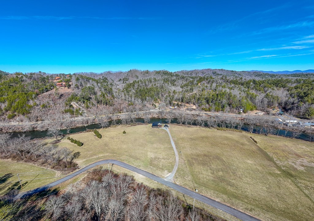 1095 Harshaw Farm Drive